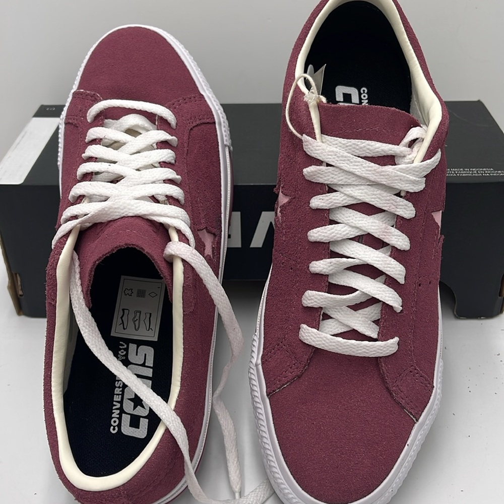Converse Men’s Burgundy Sneakers with Star Detail
A11099C
ONE STAR PRO OX GREY/ - Picture 11 of 16